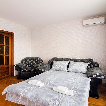 Rooms For Rent In The Mayakovskogo Minsk Dış mekan fotoğraf